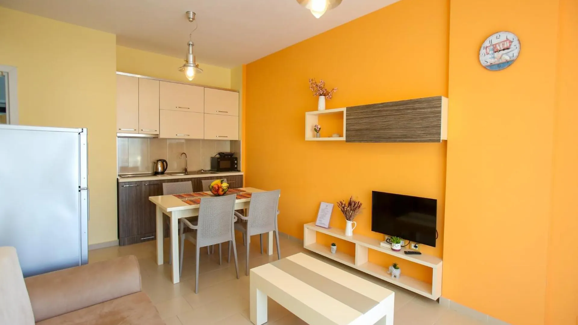 One Bedroom Coastal Apartment In Vlorë